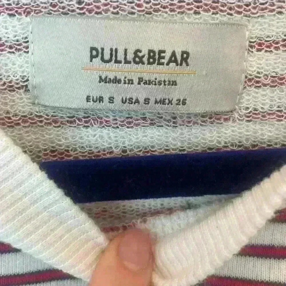 Pull & Bear Women’s Cropped striped Crew Neck Sweatshirt. Size small. - Picture 2 of 4